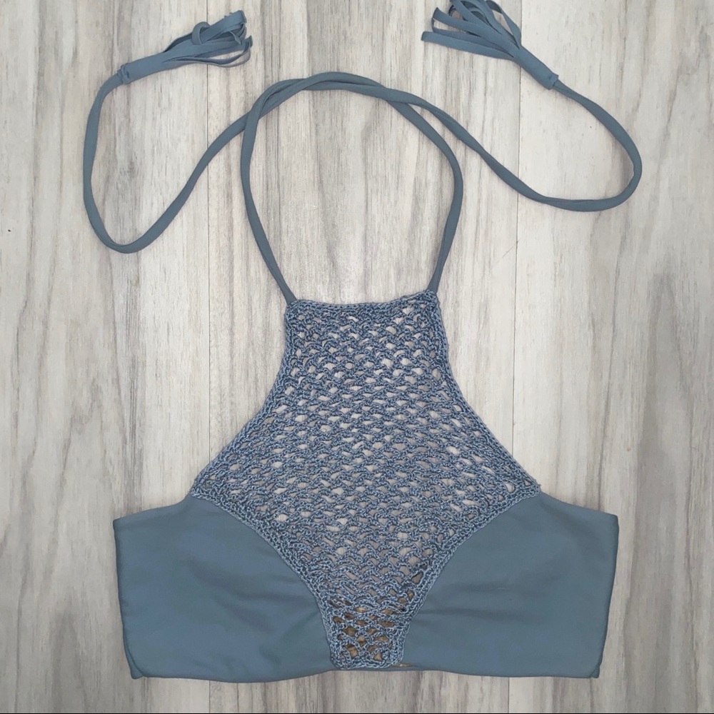ACACIA top in sky